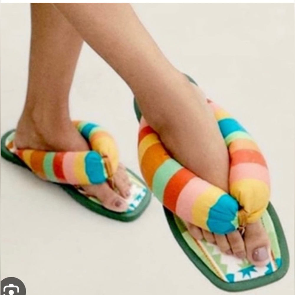 Farm Rio pineapple puffy sandals multi color size 5 - Picture 6 of 6